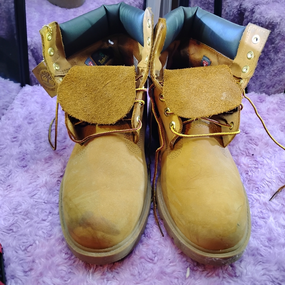 Size 8.5 men wheat timberland boots ,Size 8.5 men black timberland boots